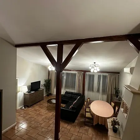 Florianska Penthouse Delux شقة