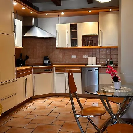 Florianska Penthouse Delux شقة
